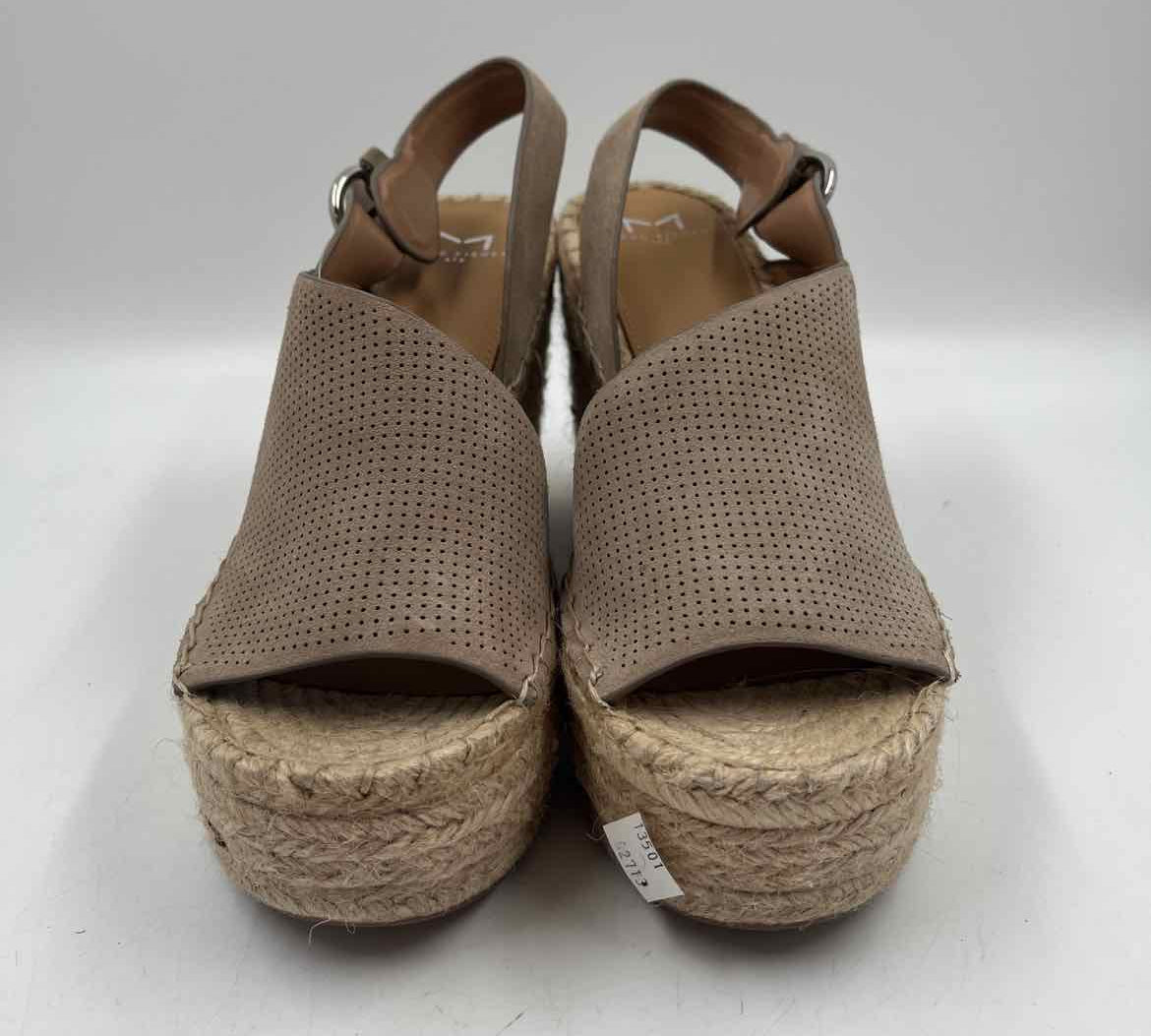 Marc Fisher Women's Shoe Size 8.5 Tan dotted Sandals