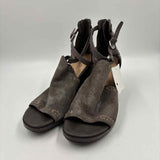Naked feet Women's Shoe Size 7 Taupe Solid Sandals