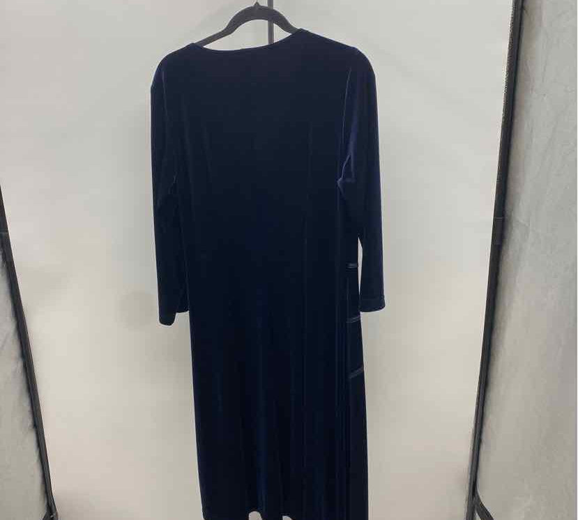 Connected Women's Size 16 Navy Solid Gown/Evening Wear
