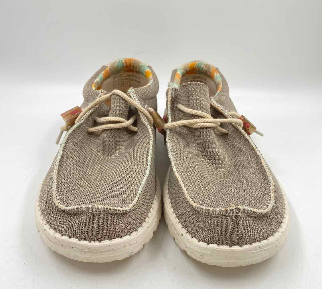 Hey Dude Men's Shoe Size 9 Tan Textured Loafers
