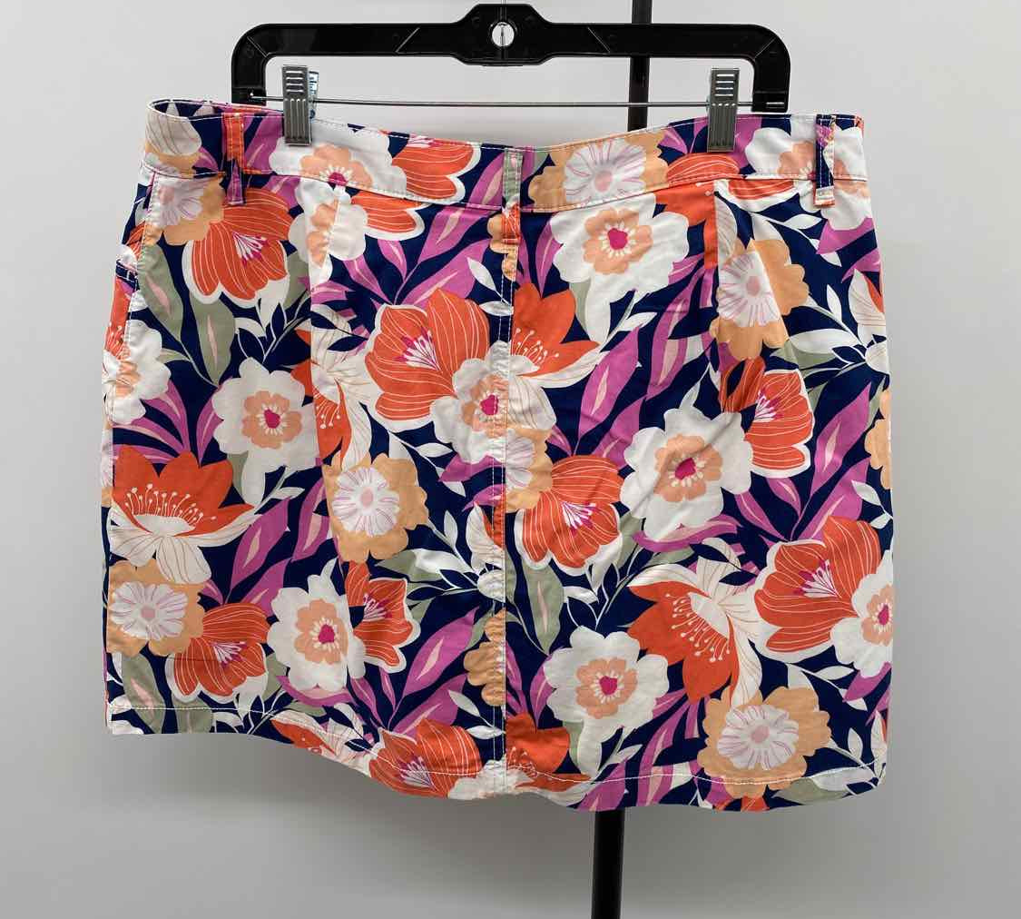 St. John's Bay Women's Size 16P Navy Floral Skirt