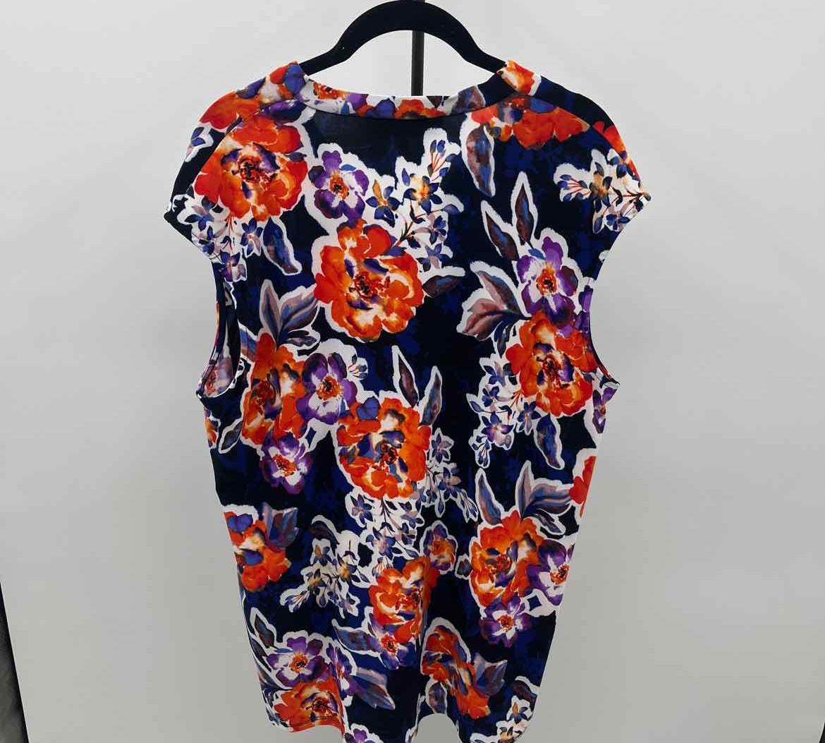Jones Studio Women's Size XL Navy Floral Sleeveless Shirt