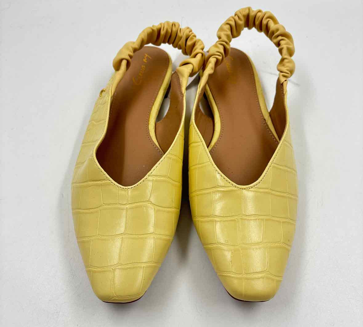 Circus Women's Shoe Size 7.5 Yellow Embossed Slingbacks
