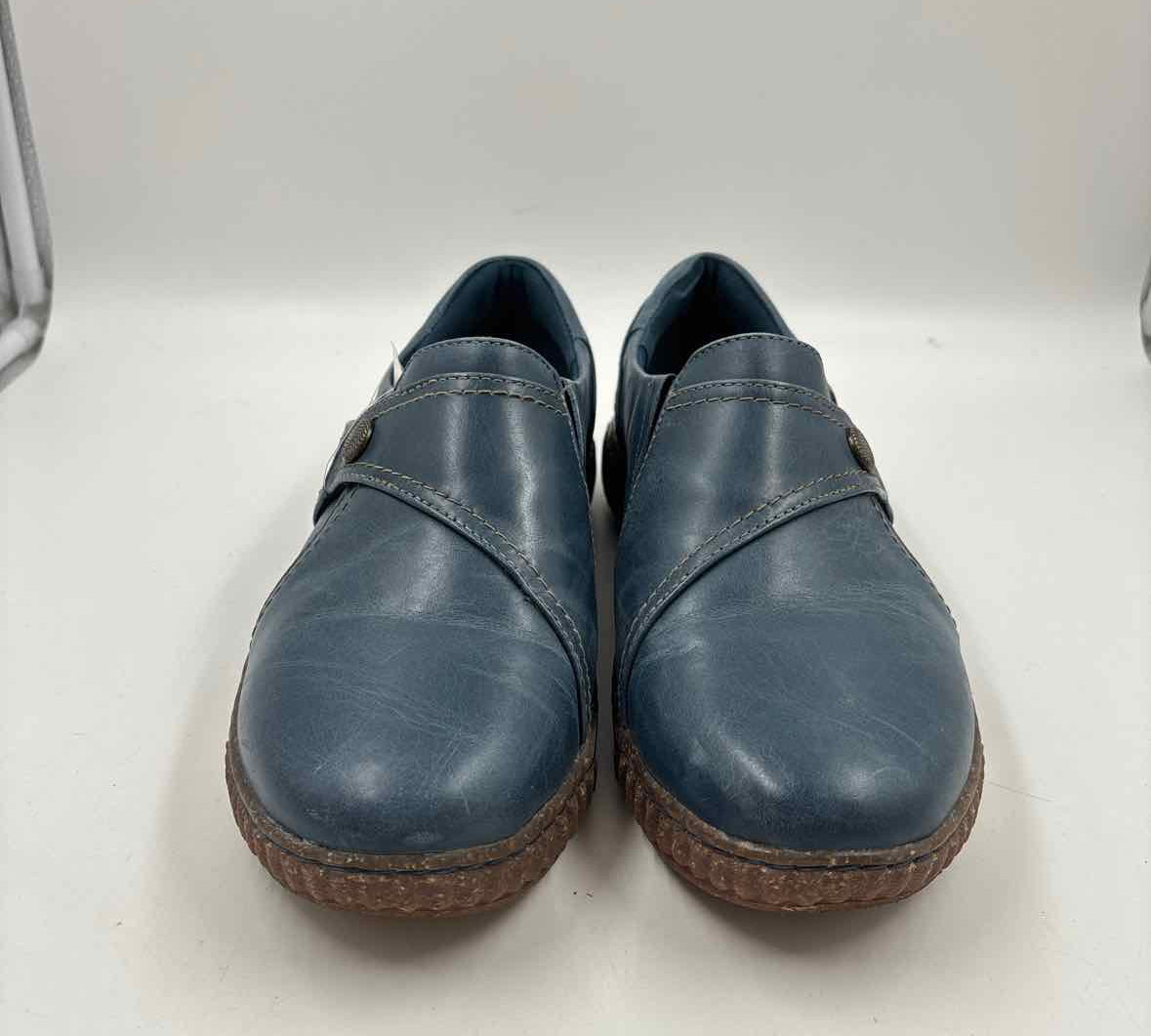 Clarks Women's Shoe Size 9.5 Blue Solid Loafers