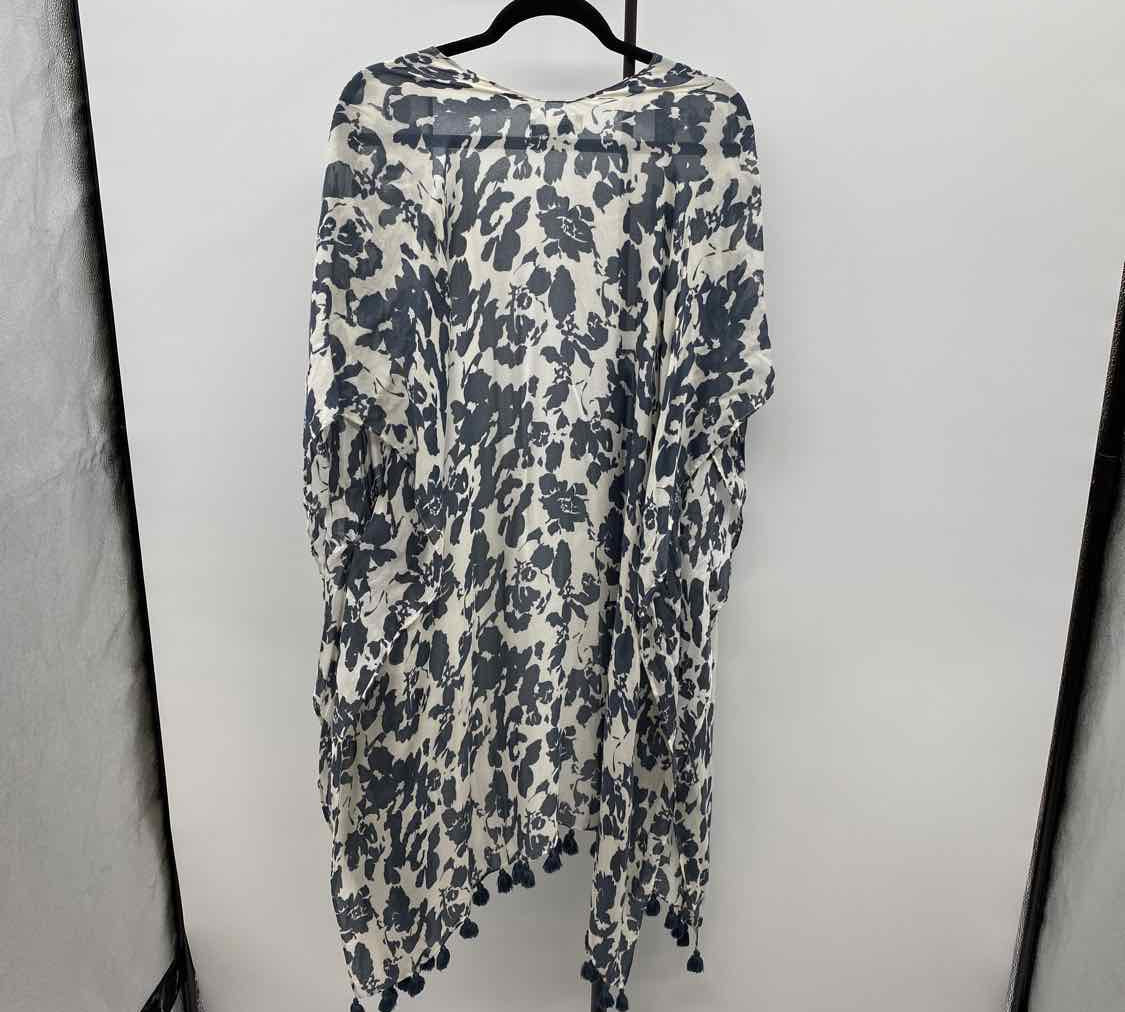 Nordstrom Women's Size One Size Charcoal Floral Cardigan