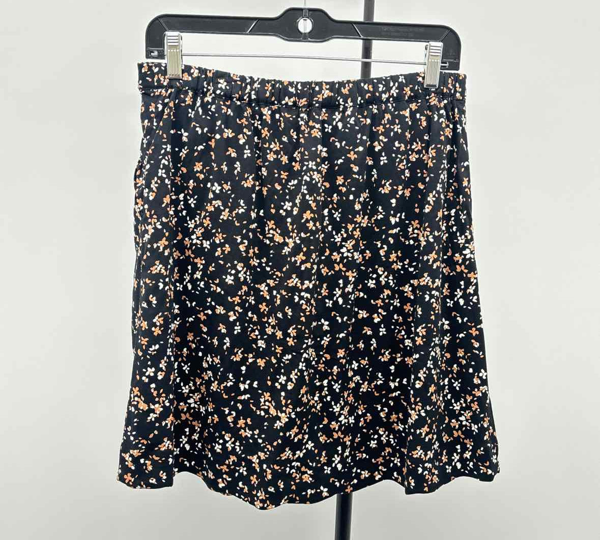 41 Hawthorn Women's Size 10 Black Floral Skirt
