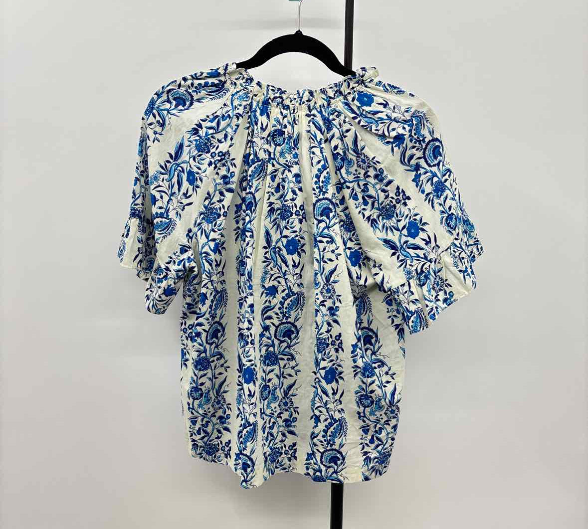 Workshop Women's Size M Blue Floral Short Sleeve Shirt