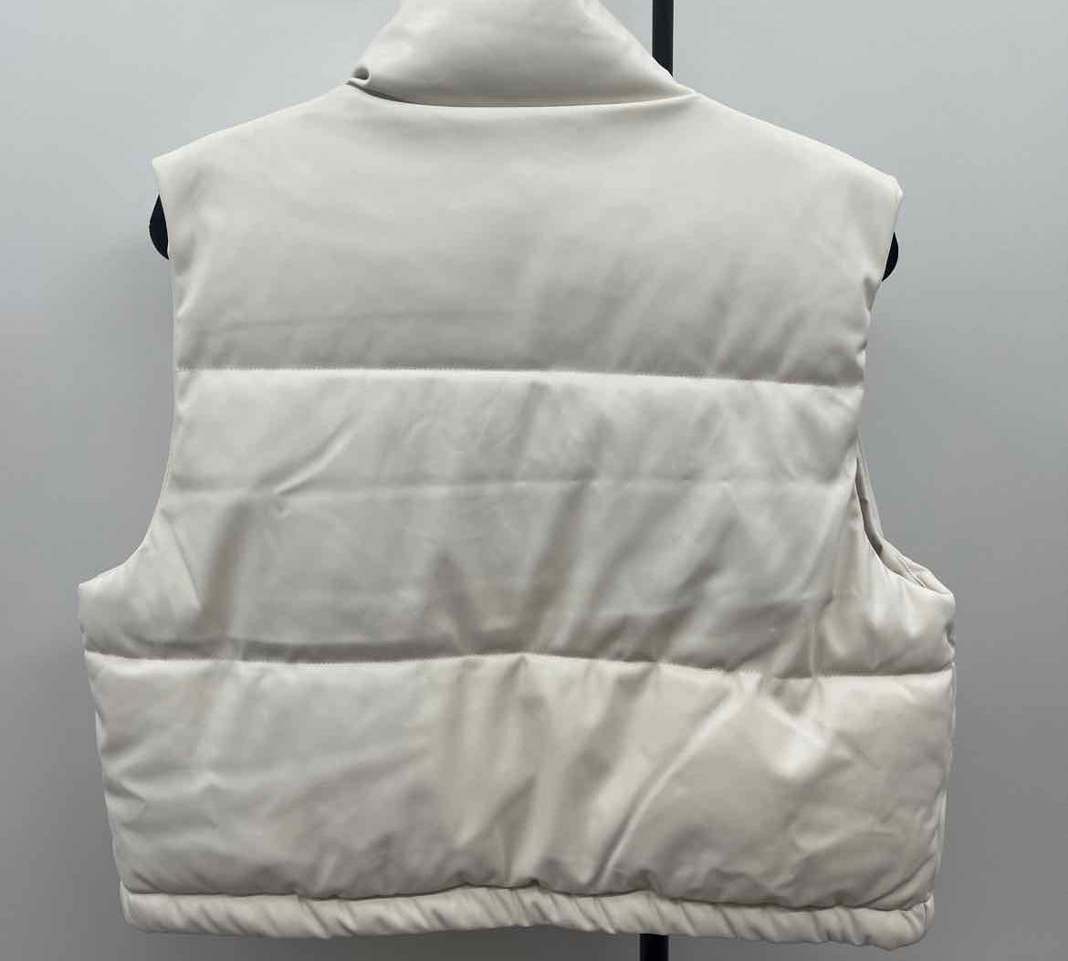 Ci Sono Women's Size XL Ivory Solid Vest