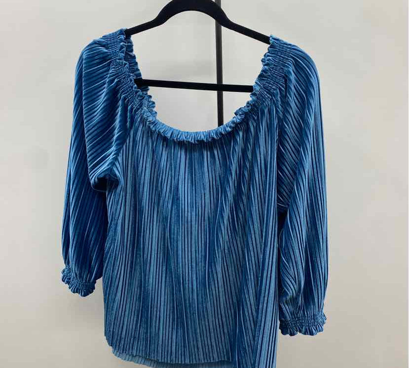 Banana Republic Women's Size XL Blue Ribbed Long Sleeve Shirt