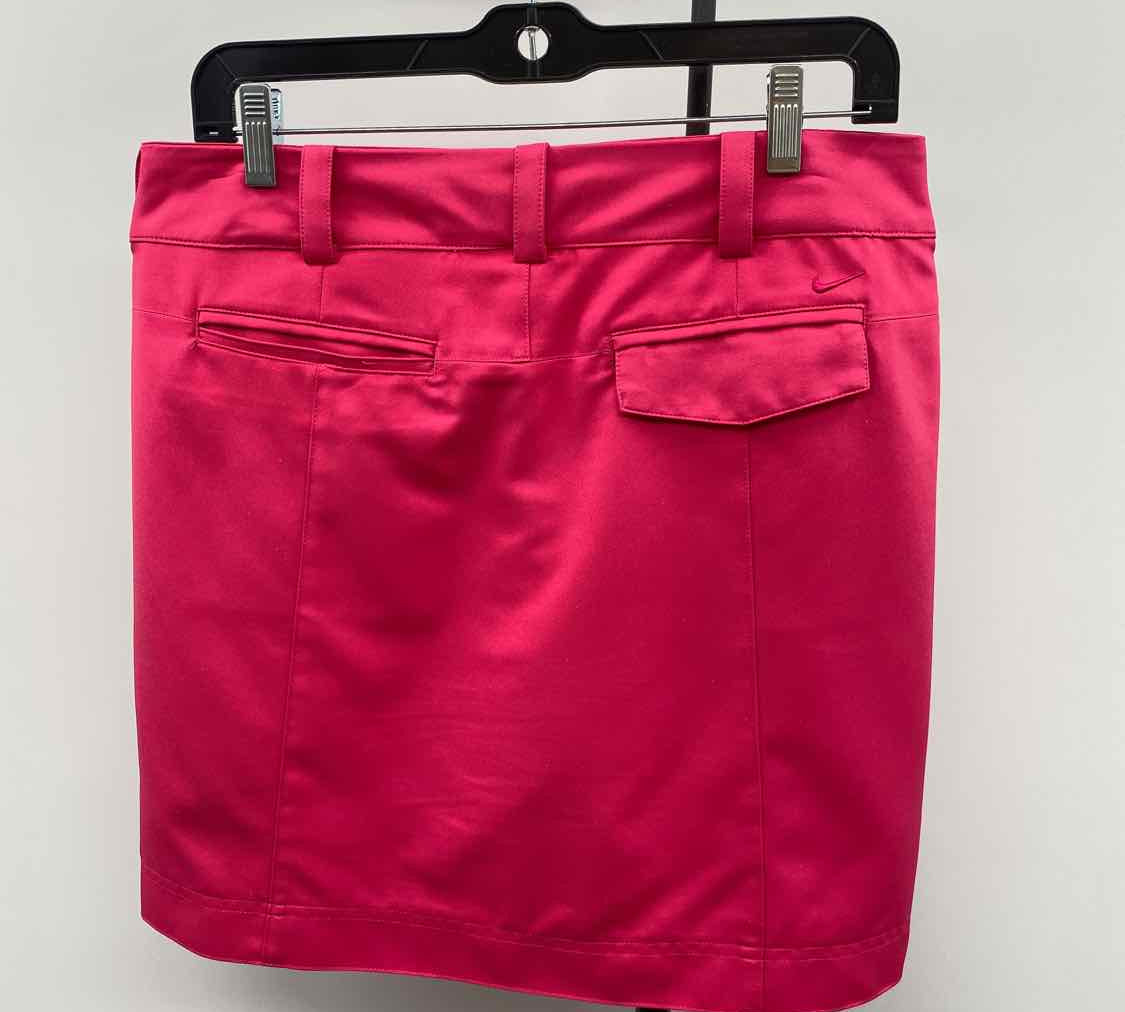 Nike Women's Size 6 Fuschia Solid Skirt