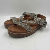 universal threads Women's Shoe Size 8 Beige Spotted Sandals