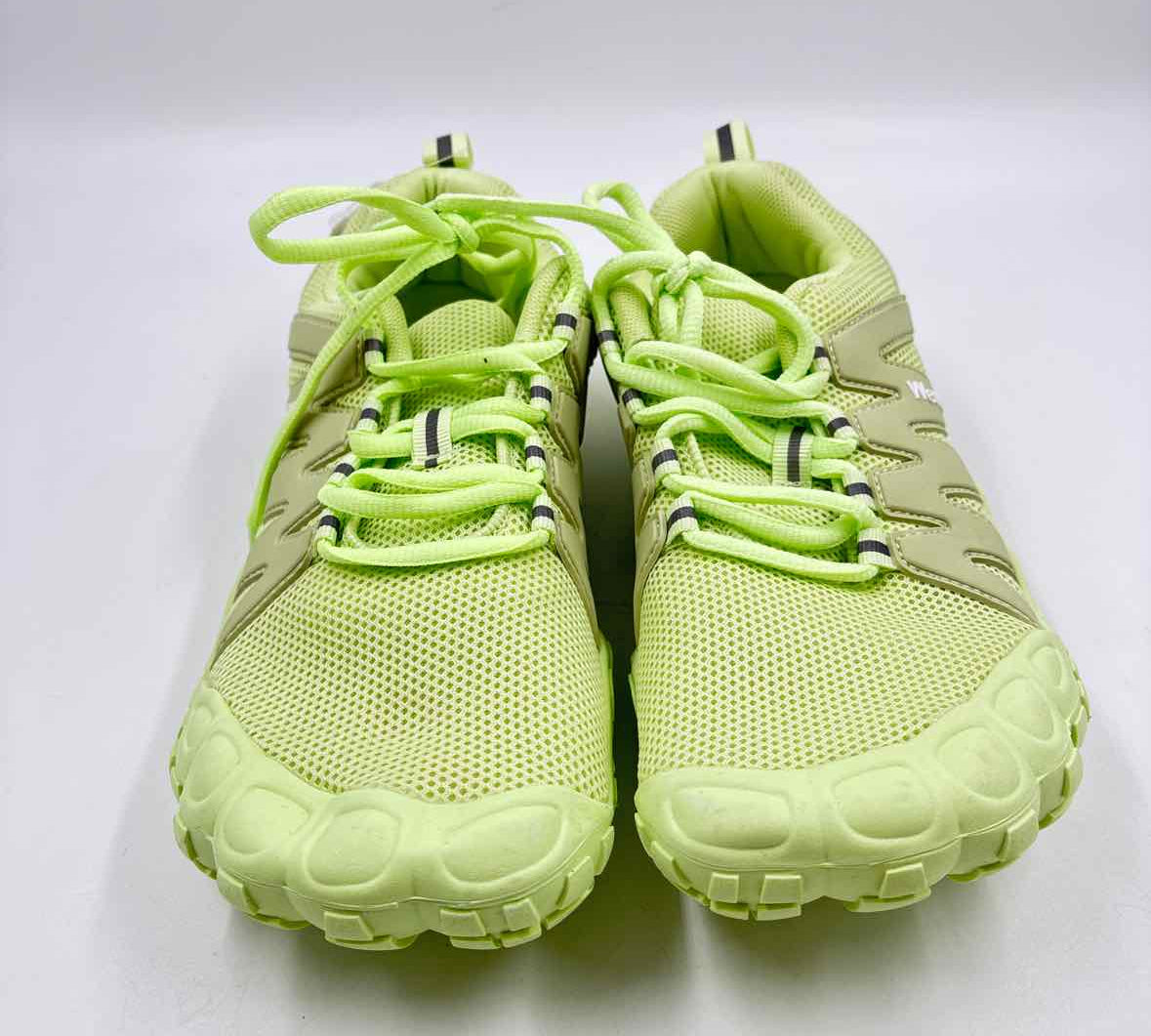 Weweya Women's Shoe Size 8 Neon Green Textured Sneakers