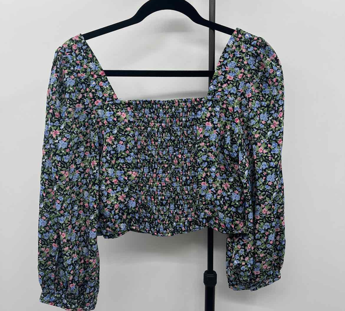 Lulus Women's Size M Black Floral Long Sleeve Shirt