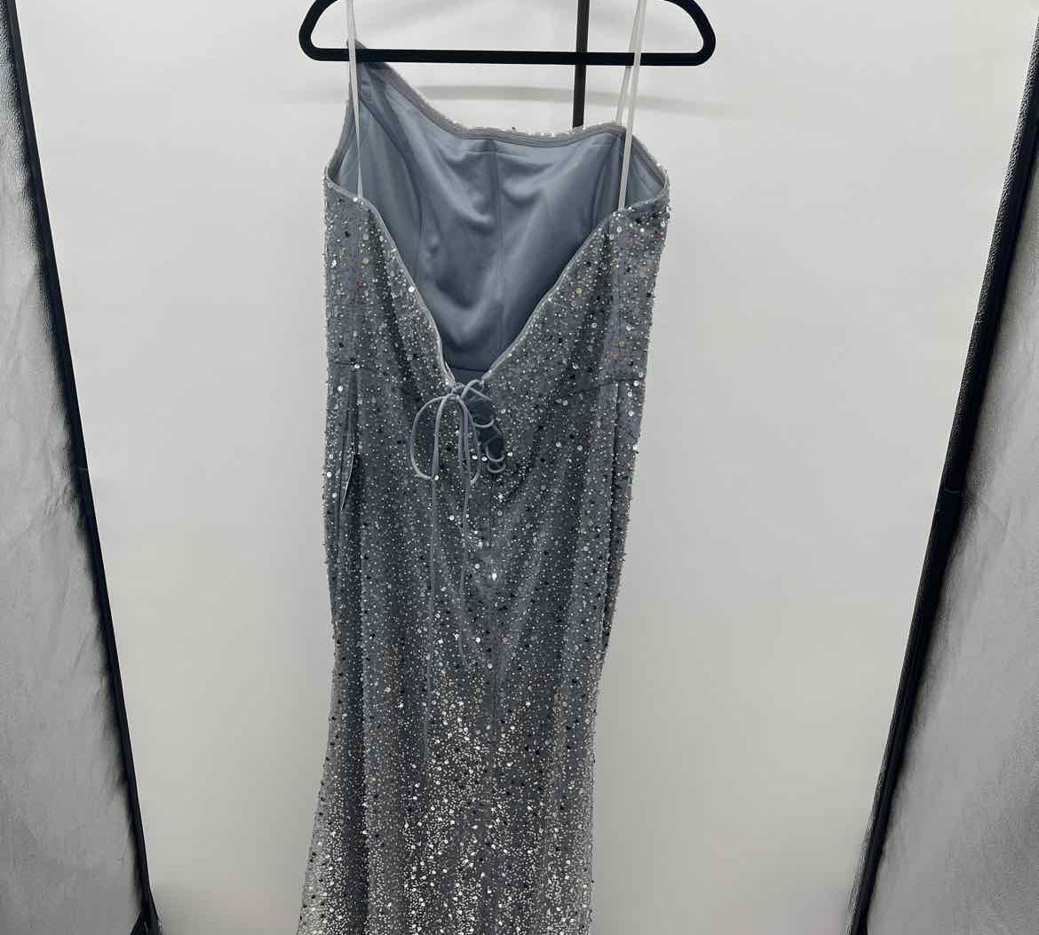Cinderella Divine Women's Size 3X Silver Sequins Gown/Evening Wear