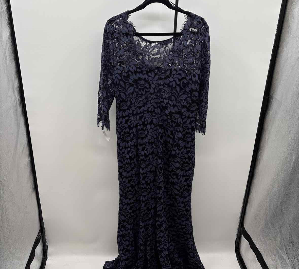 Eliza J Women's Size 14 Navy Lace Gown/Evening Wear