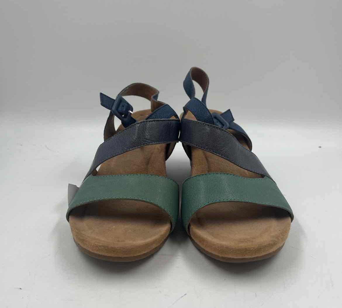 Comfortiva Women's Shoe Size 7.5 Blue Solid Sandals
