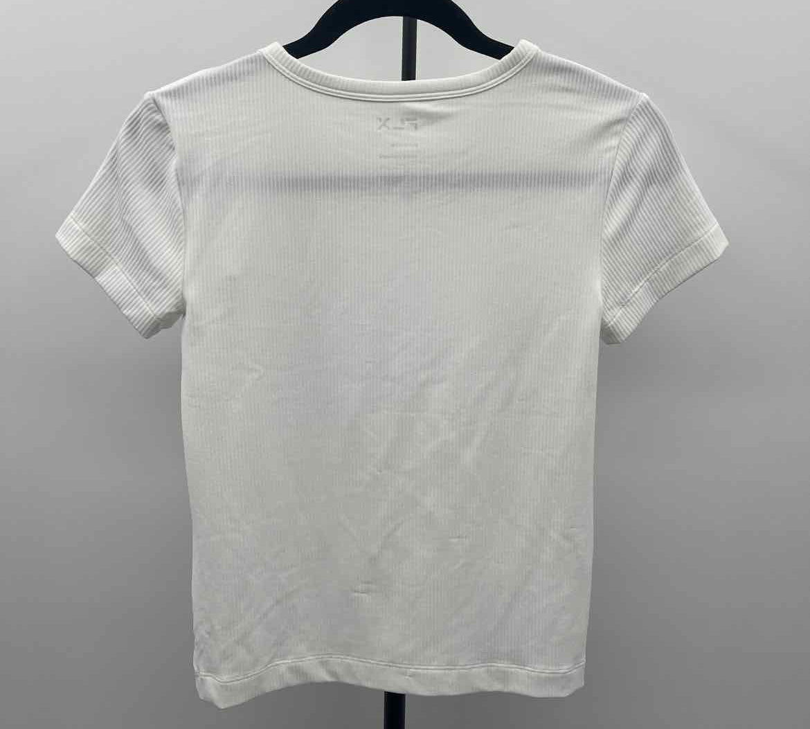 FLX Women's Size M White Ribbed Short Sleeve Shirt