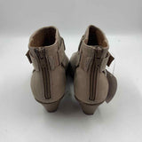 Earth Women's Shoe Size 7.5 Beige dotted Sandals
