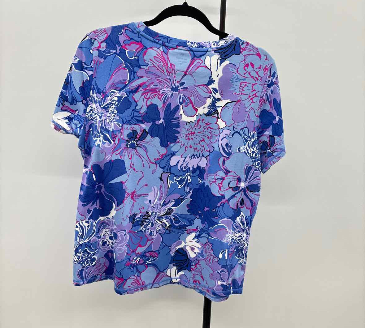 Talbots Saola Size L Blue Floral Short Sleeve Shirt