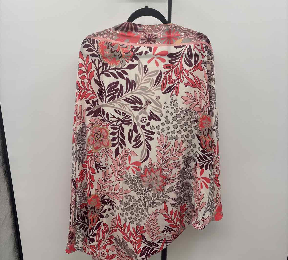 Anthropologie Junior's Size One Size Peach Floral Cardigan