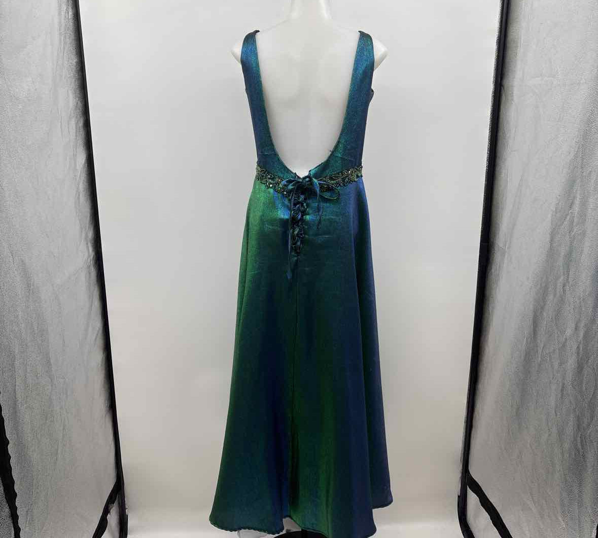 Clarisse Junior's Size 16 Green Iridescent Gown/Evening Wear
