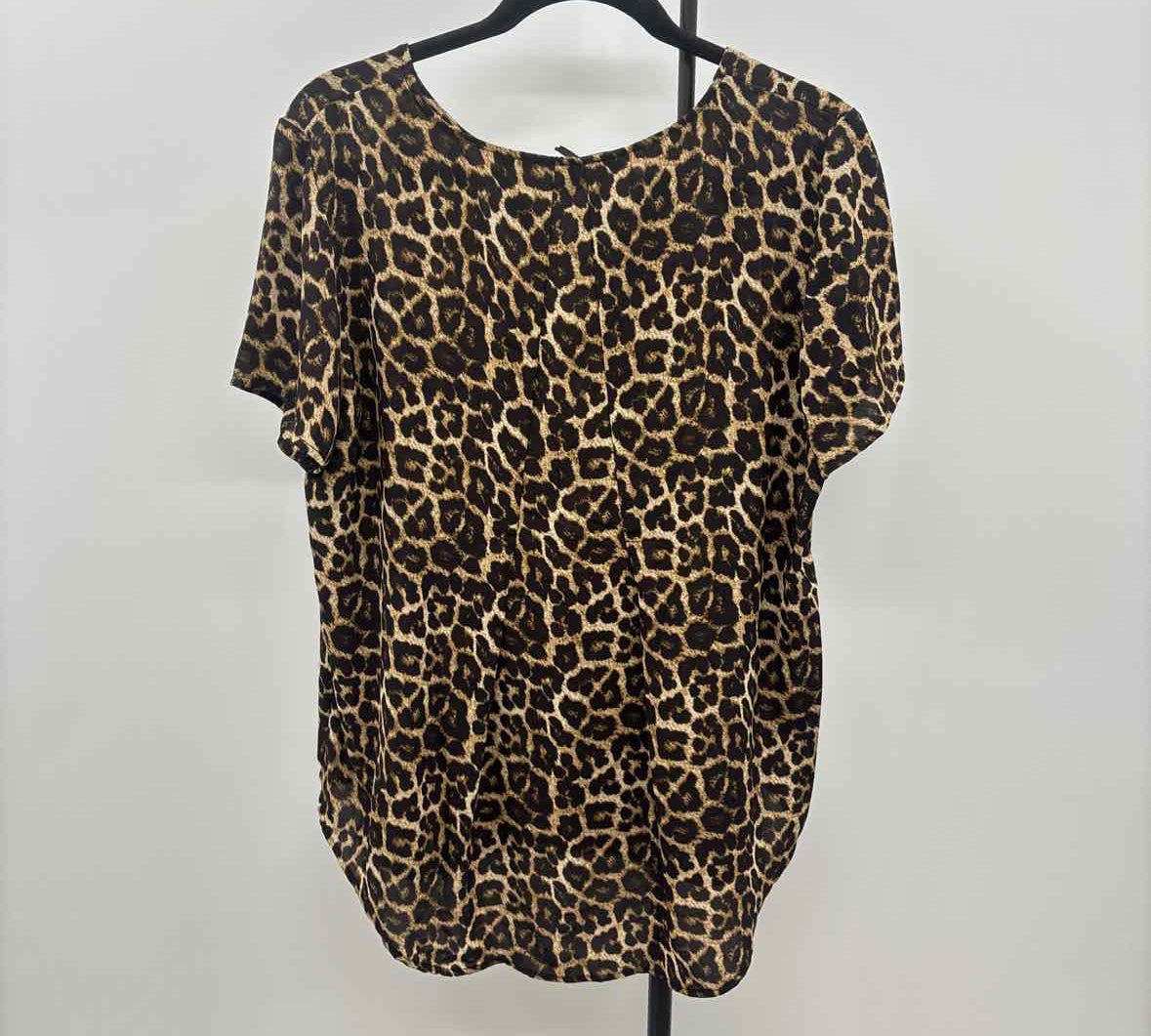 Chelsea & Theodore Women's Size L Brown Animal Print Short Sleeve Shirt