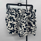 Time and Tru Women's Size 8 Navy Leaf Shorts