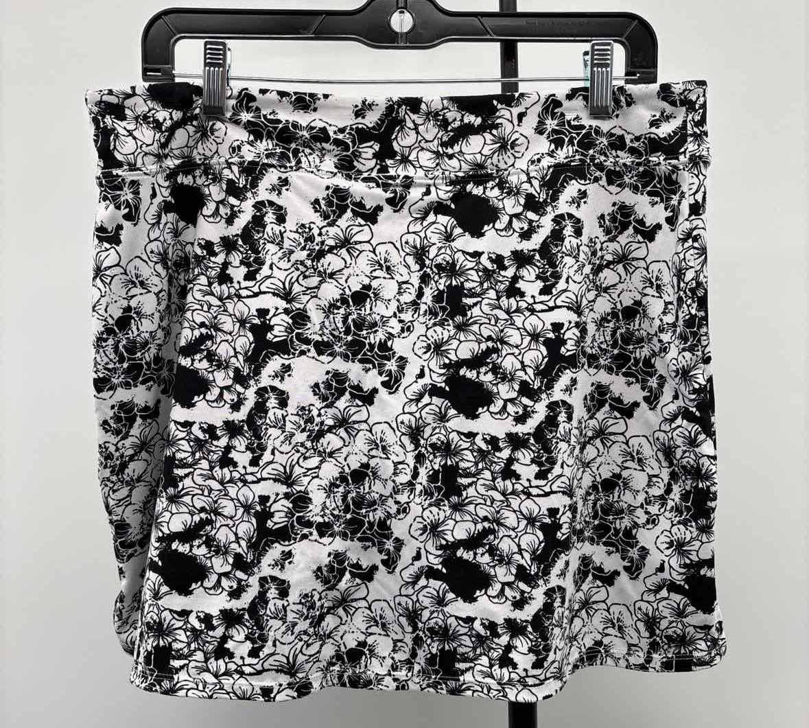 Tranquility Women's Size 14 Black Floral Skirt