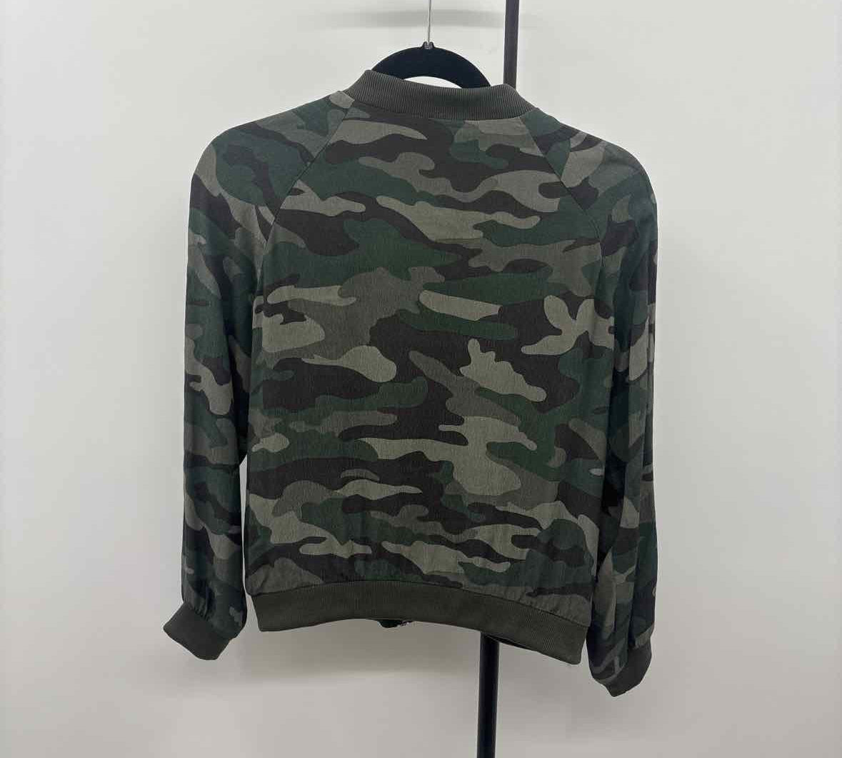 BB Dakota Women's Size M Green Camoflage Jacket