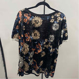 Wishlist Women's Size L Black Floral Short Sleeve Shirt