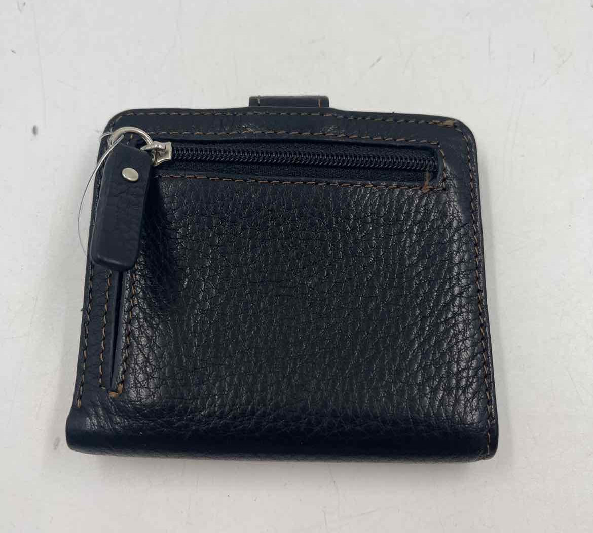 Lodis Women's Black Luxe pebbled Wallet