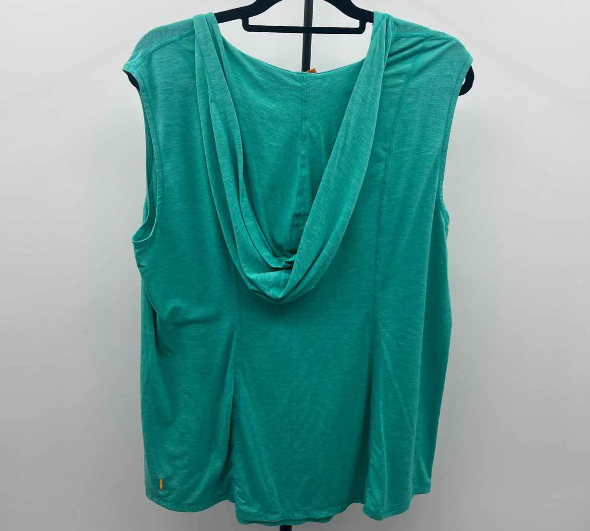 Lucy Women's Size XL Green Solid Sleeveless Shirt