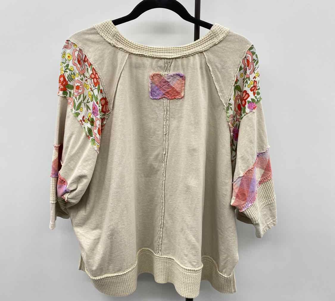 Easel Women's Size L Beige Floral Short Sleeve Shirt