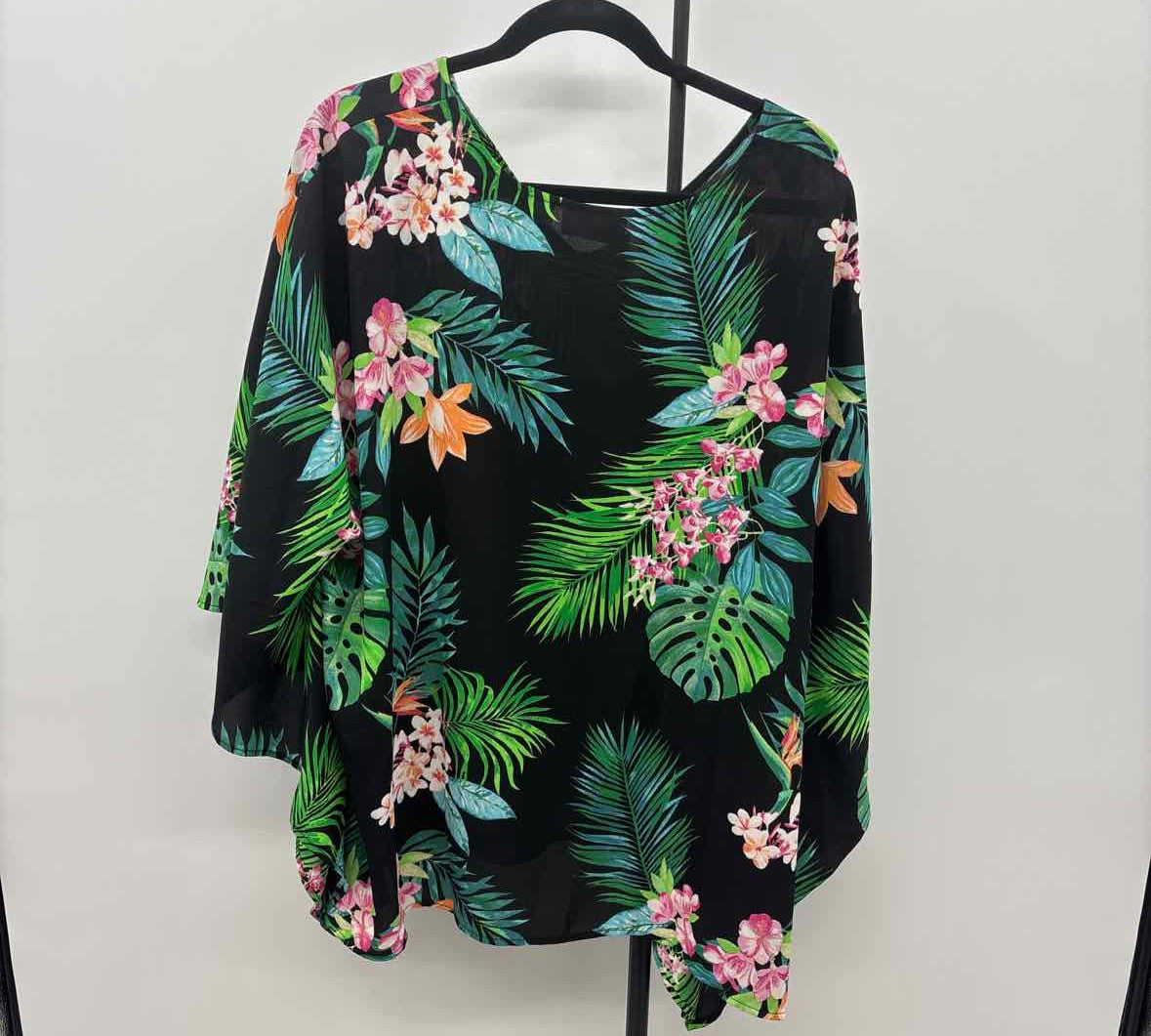 Belle by Kim Gravel Women's Size 1X Black Floral Short Sleeve Shirt