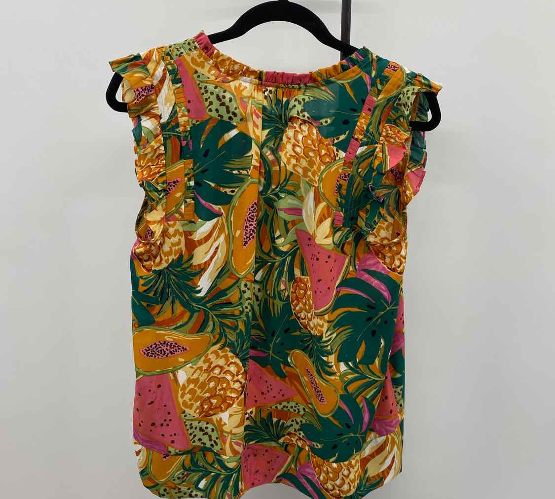 DR2 Women's Size M Green Fruit Sleeveless Shirt