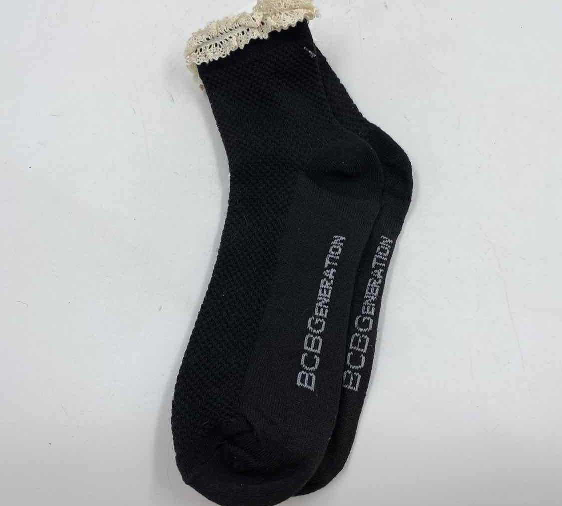 BCBG Women's Shoe Size 9-11 Black Textured Socks
