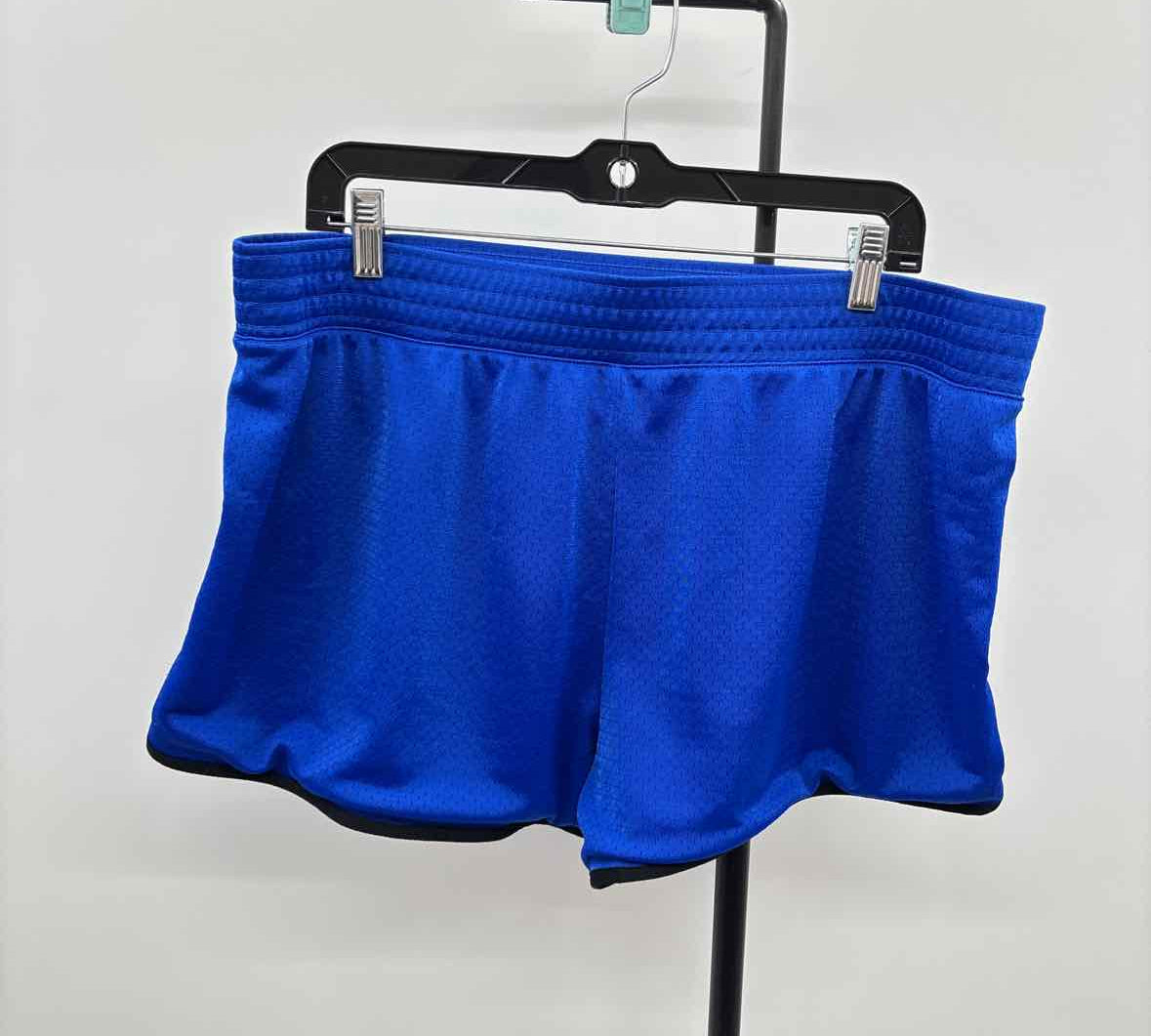 Fila Women's Size 16 Royal Blue dotted Shorts