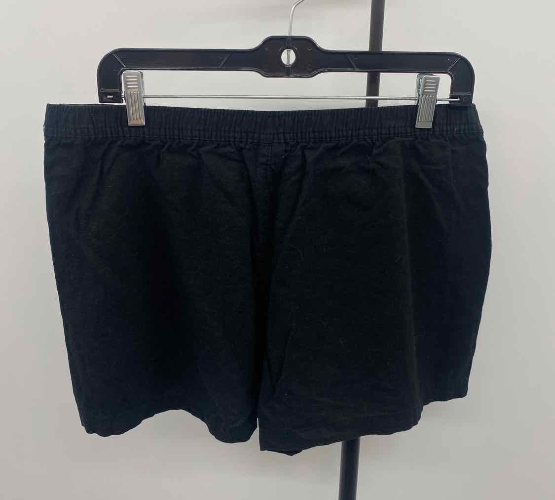 universal threads Women's Size 10 Black Solid Shorts