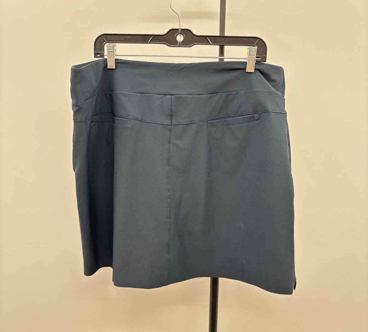 Tail Women's Size 16 Navy Solid Skirt