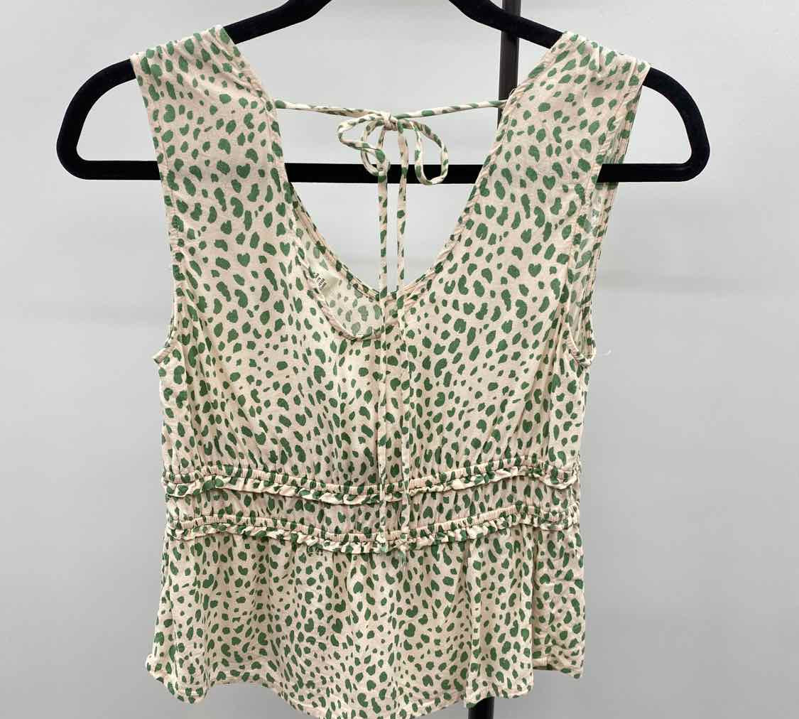Urban Romance Women's Size S Ivory Sporty Sleeveless Shirt