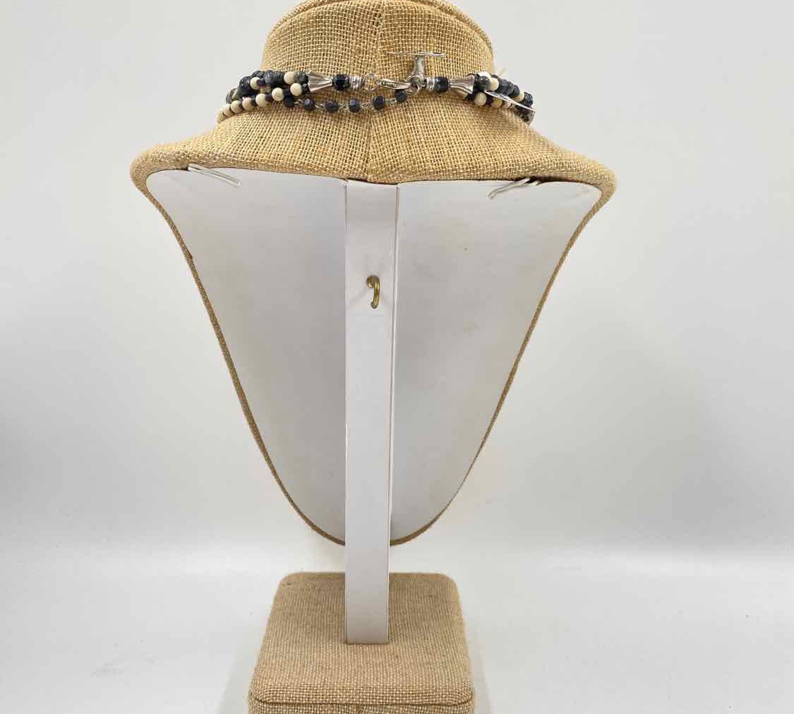 Boutique Women's Black Necklace