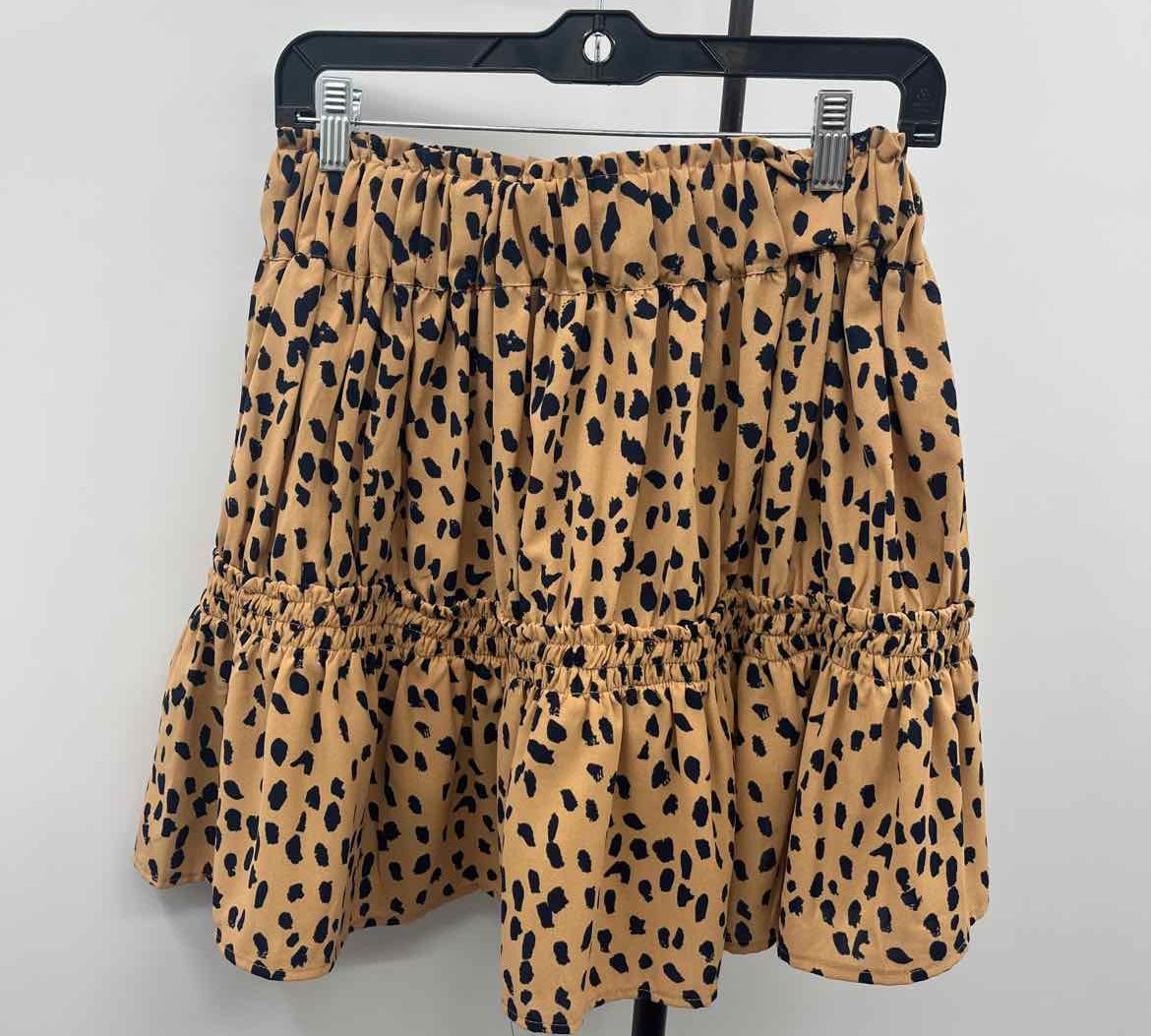 Main Strip Women's Size 14 camel Spotted Skirt