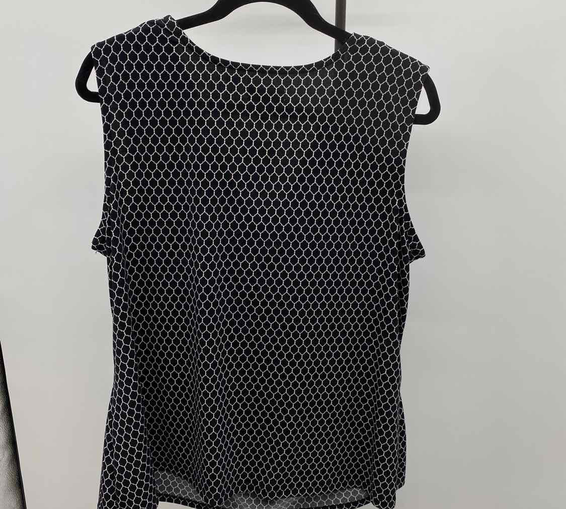 Charter Club Women's Size 1X Black Geometric Sleeveless Shirt
