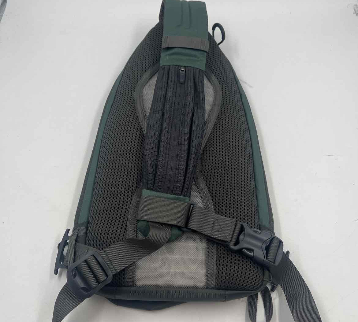 Merrell Women's Green Solid Purse