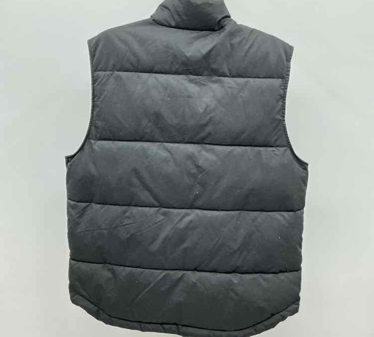St. John's Bay Men's Black Solid New with Tags Vest
