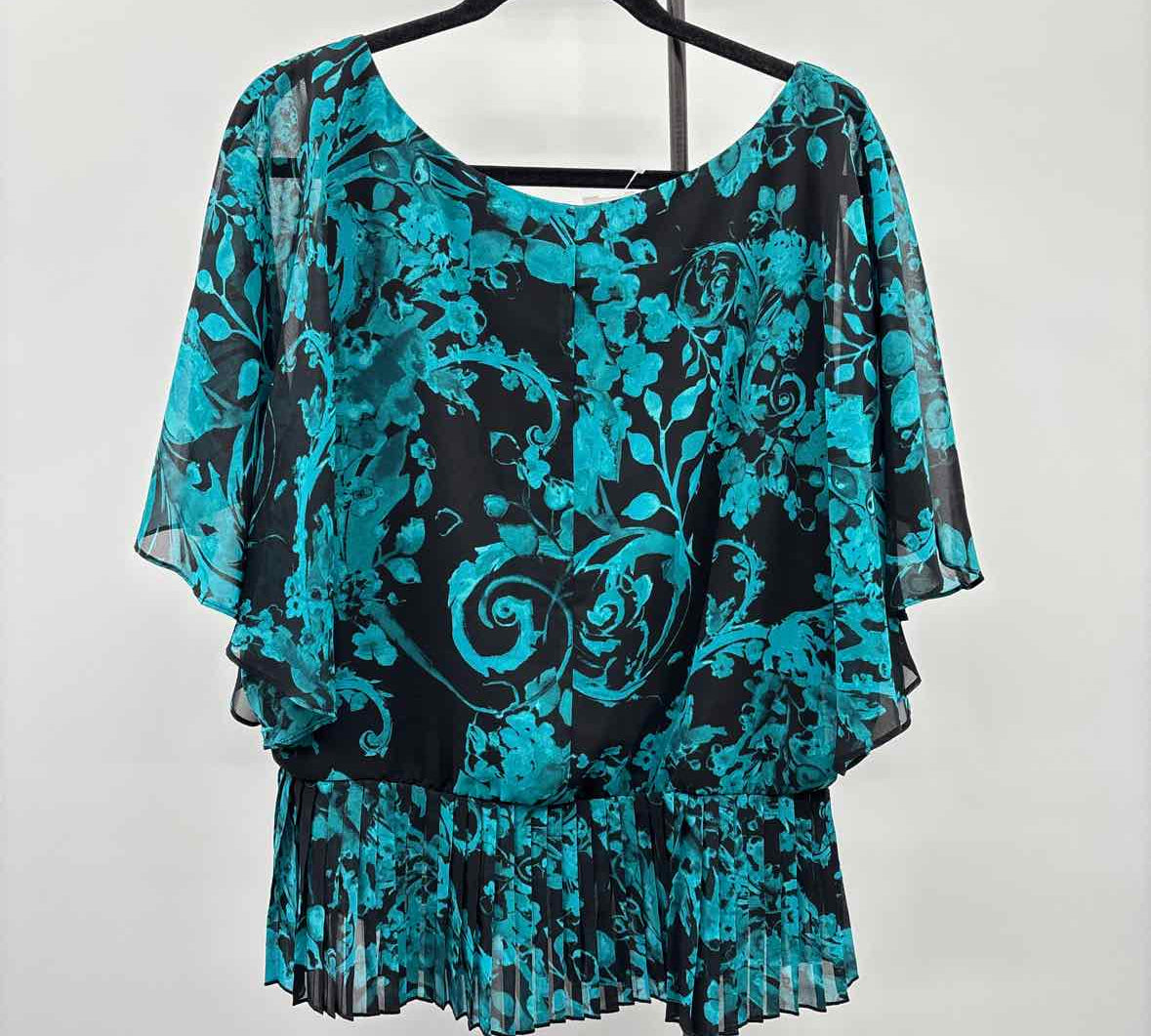 established 1962 Women's Size XL Teal Floral Short Sleeve Shirt