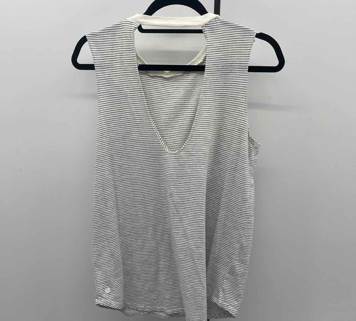 Zella Women's Size M White Stripe Sleeveless Shirt