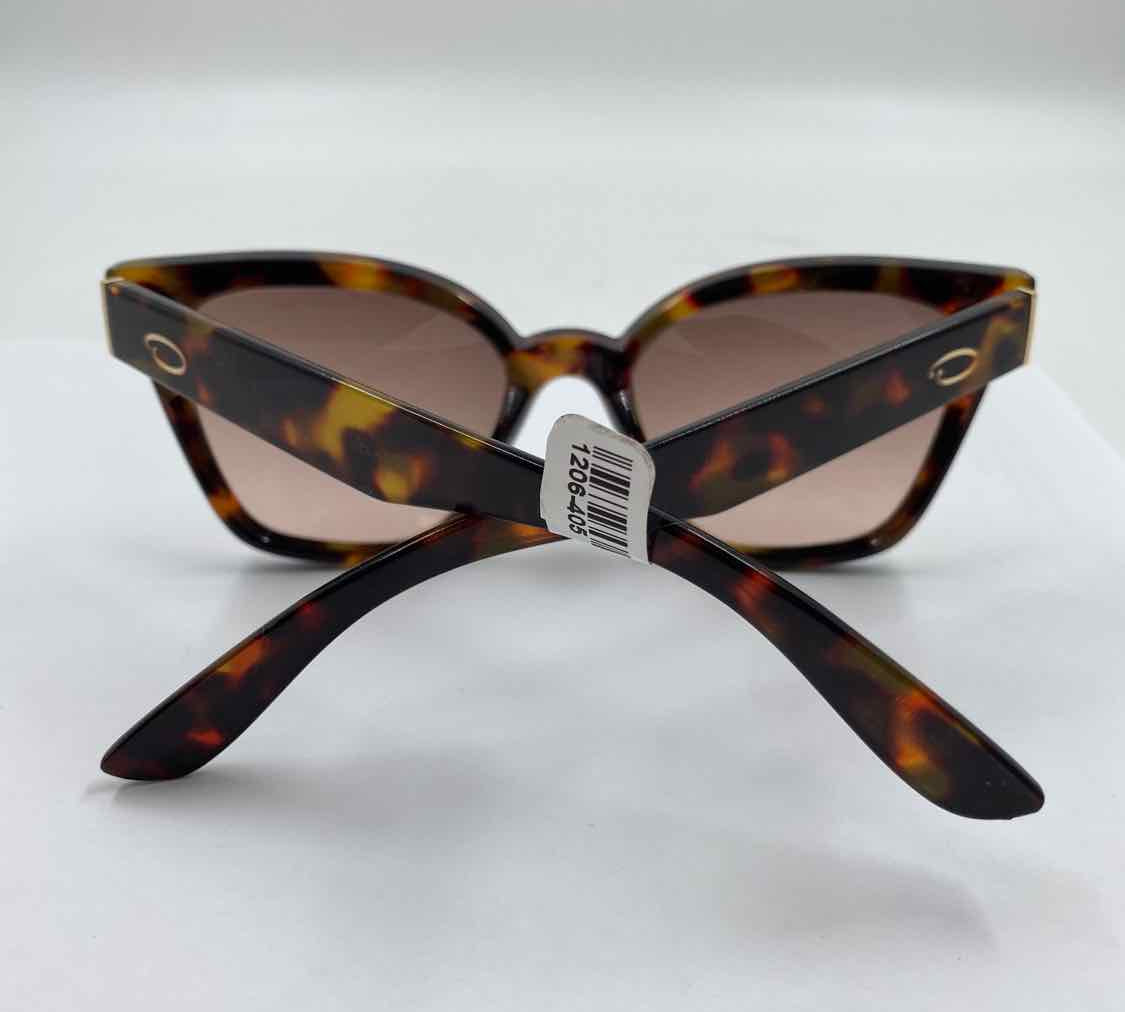 Oscar De La Renta Women's Brown tortoise Sunglasses