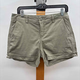 Liverpool Women's Size 6 Green Solid Shorts