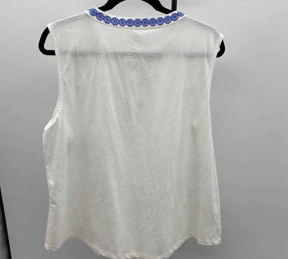 St. John's Bay Women's Size XXL White Circles Sleeveless Shirt